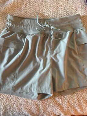Women's Sage Drawstring Athletic Shorts with Pockets